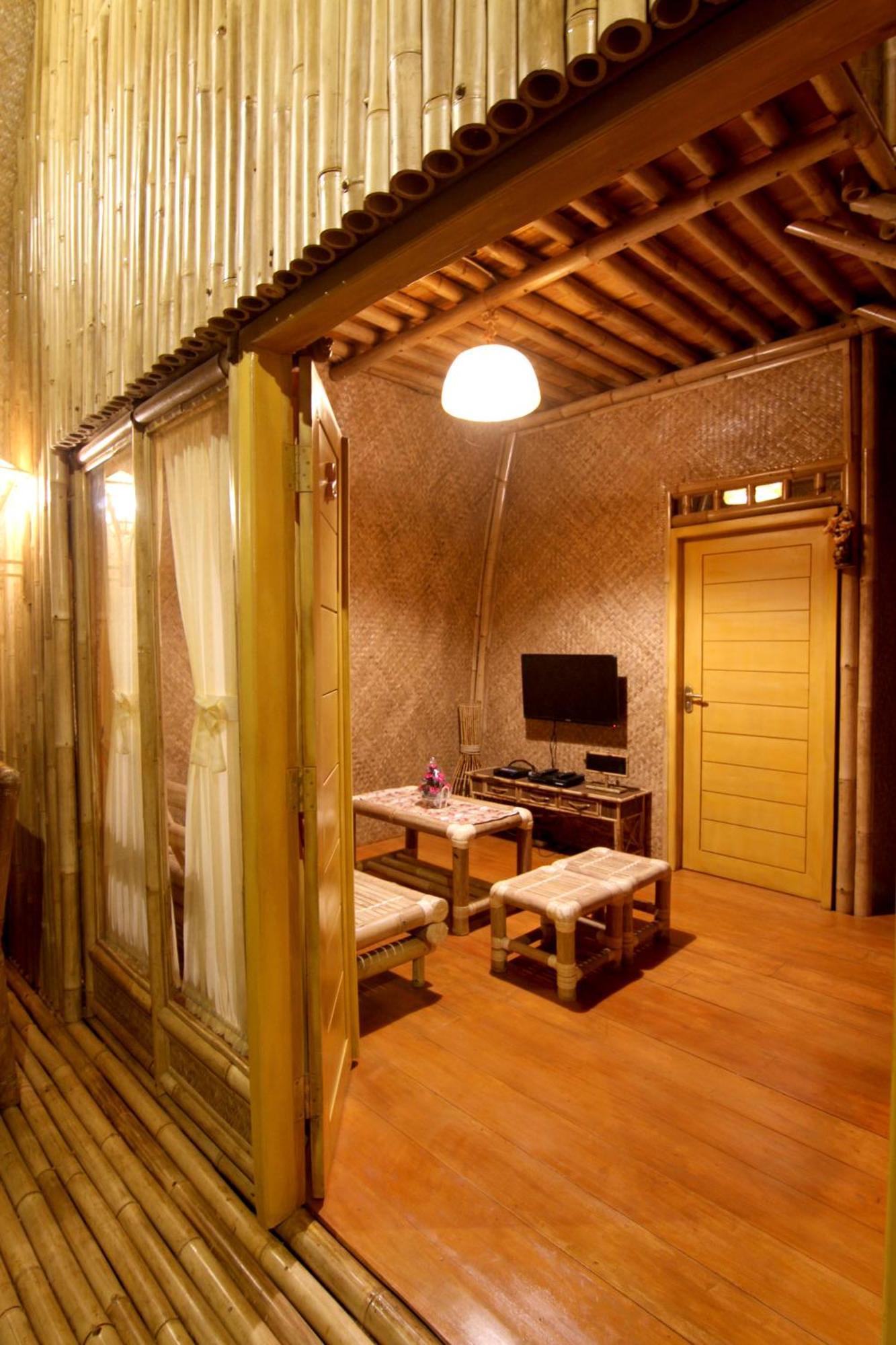 Villa Chavaminerva Bambu - Lembang Cikareumbi Екстер'єр фото
