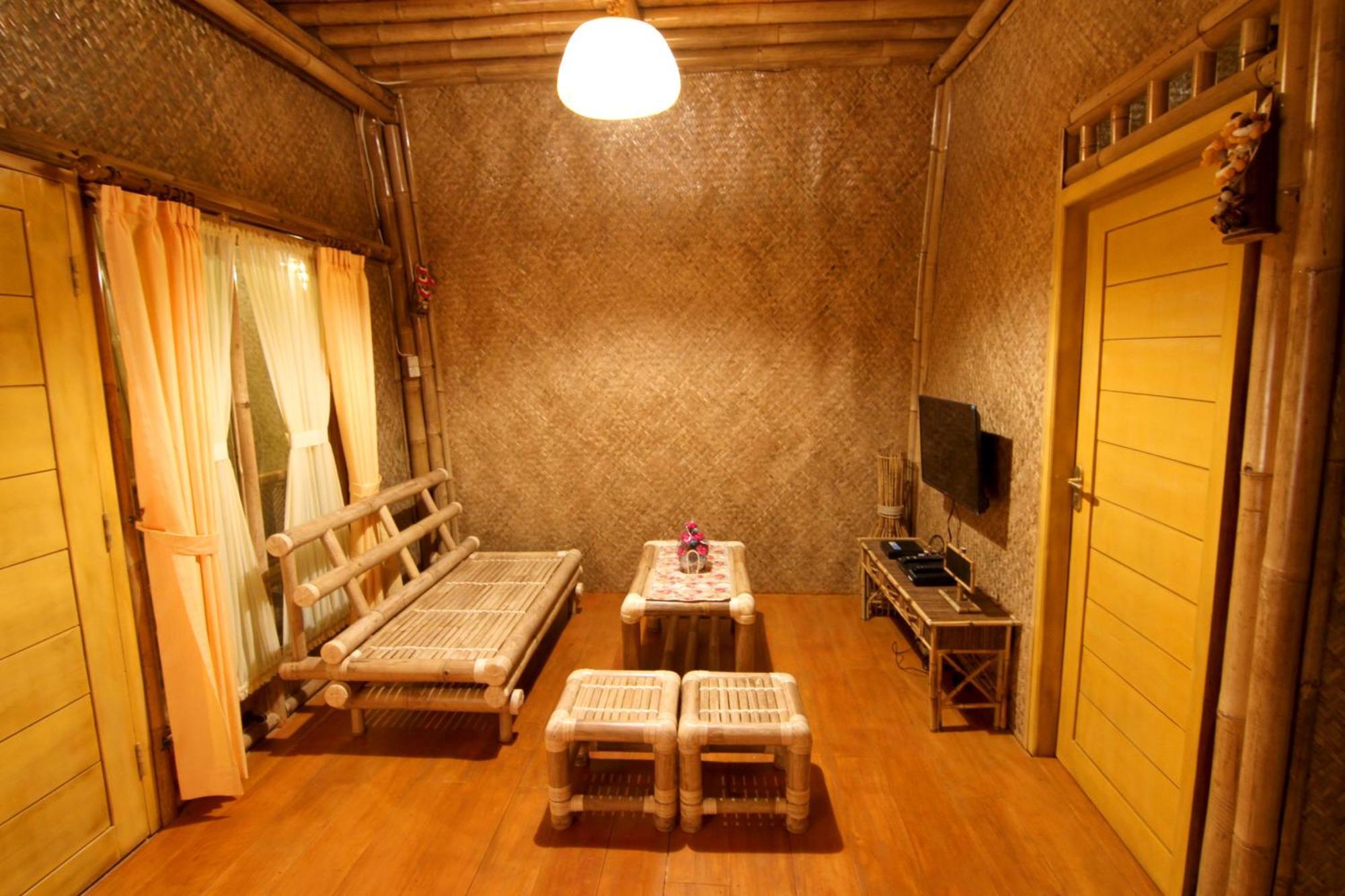 Villa Chavaminerva Bambu - Lembang Cikareumbi Екстер'єр фото