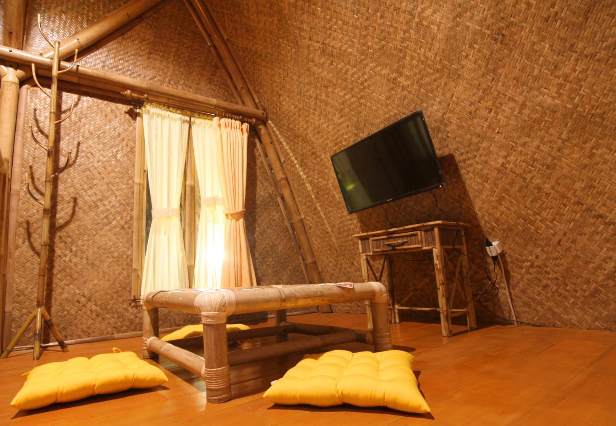 Villa Chavaminerva Bambu - Lembang Cikareumbi Екстер'єр фото