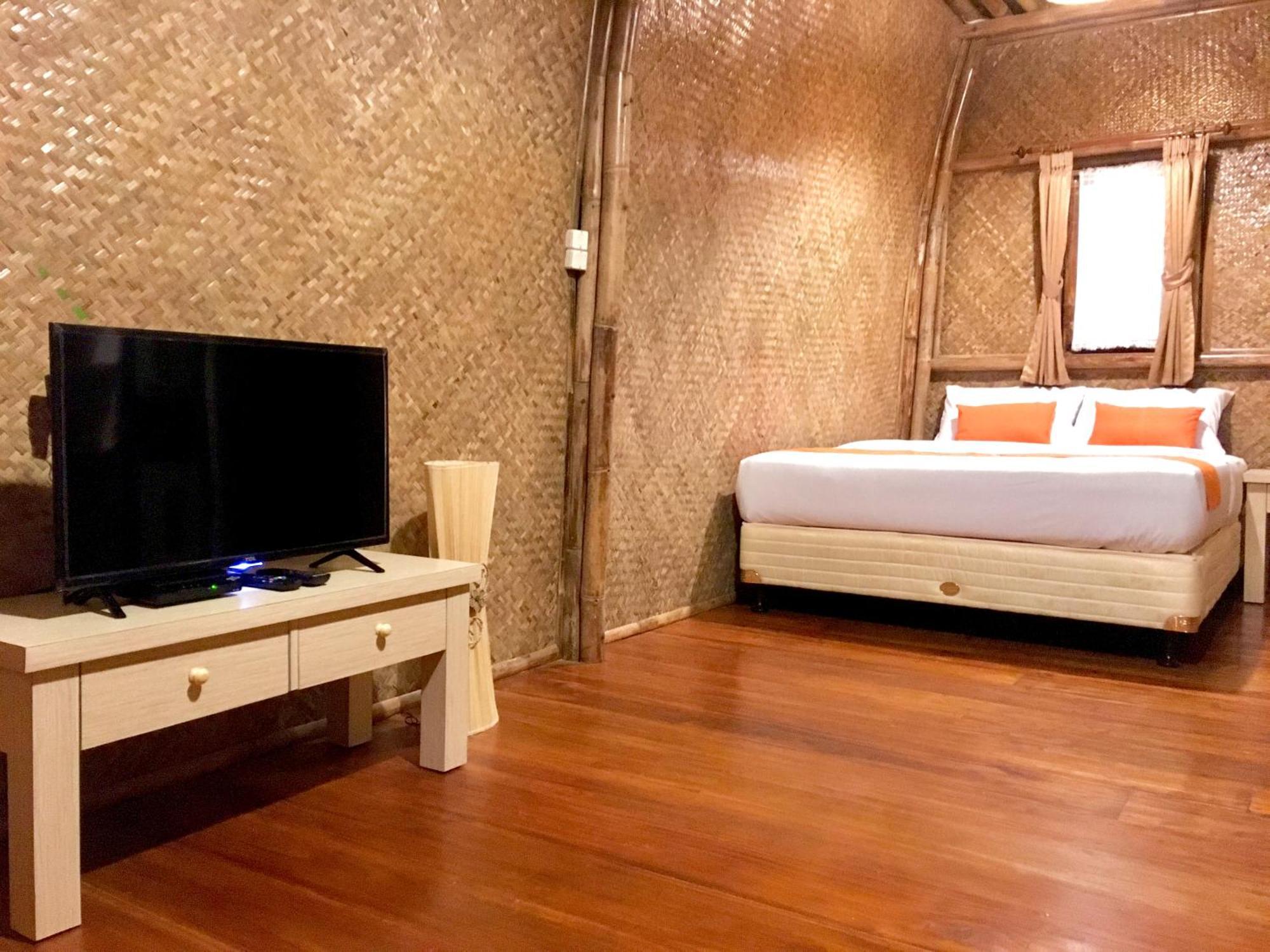 Villa Chavaminerva Bambu - Lembang Cikareumbi Екстер'єр фото